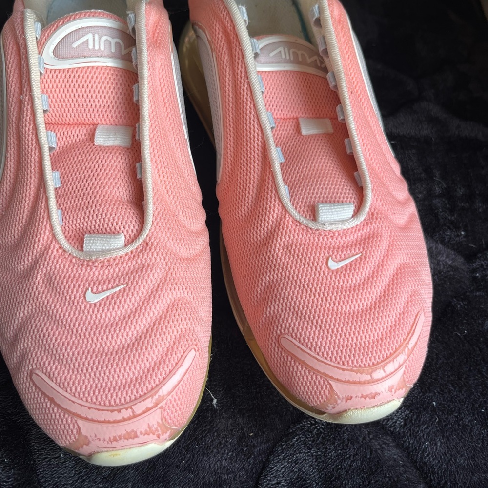 Woman's Nike Airmax